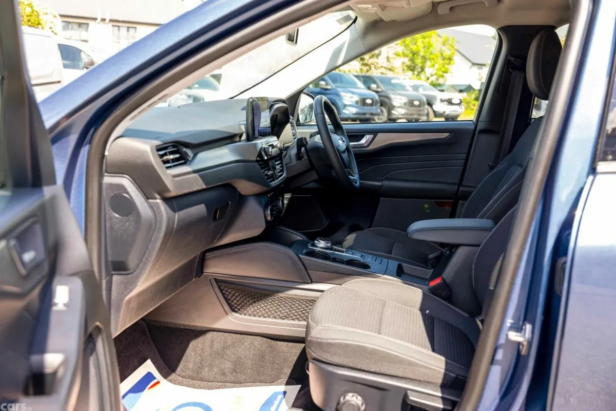 Ford Kuga SUV, Petrol Hybrid, 2022, Blue