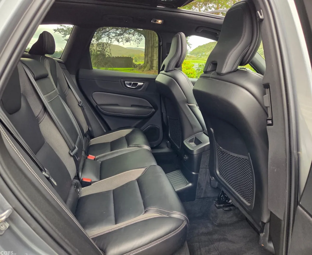 Volvo XC60 SUV, Petrol Plug-in Hybrid, 2020, Grey