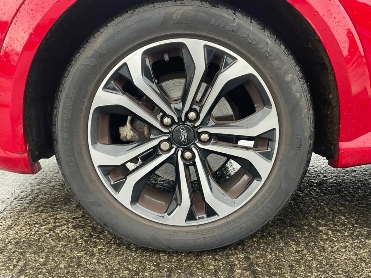 Ford Puma MPV, Petrol Hybrid, 2022, Red