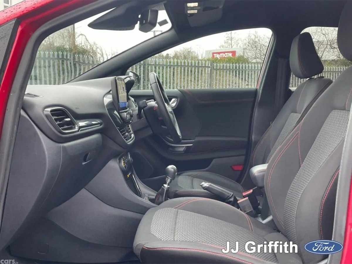 Ford Puma MPV, Petrol Hybrid, 2022, Red