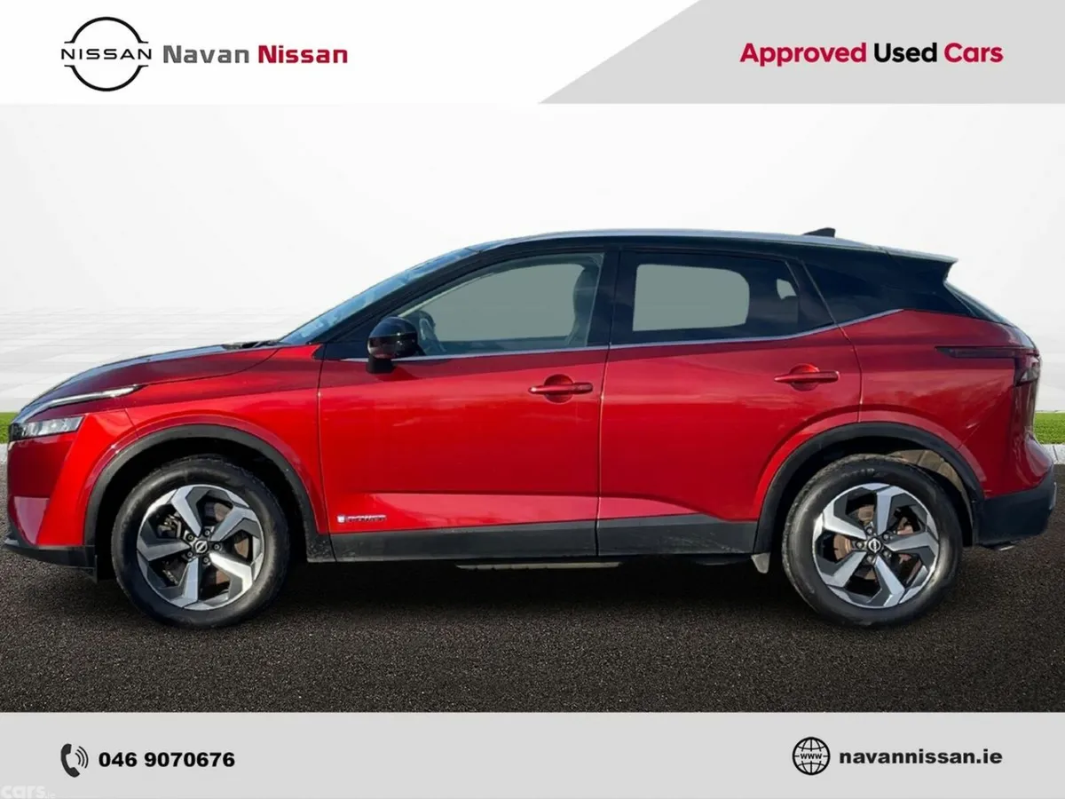 Nissan Qashqai MPV, Petrol Hybrid, 2023, Red