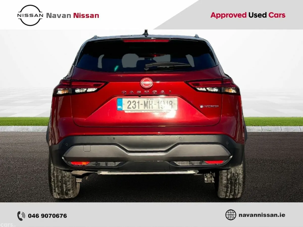 Nissan Qashqai MPV, Petrol Hybrid, 2023, Red
