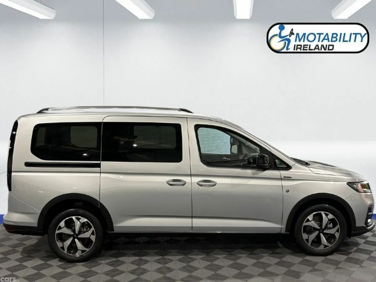 Ford Tourneo Connect MPV, Petrol Plug-in Hybrid, 2026, Grey