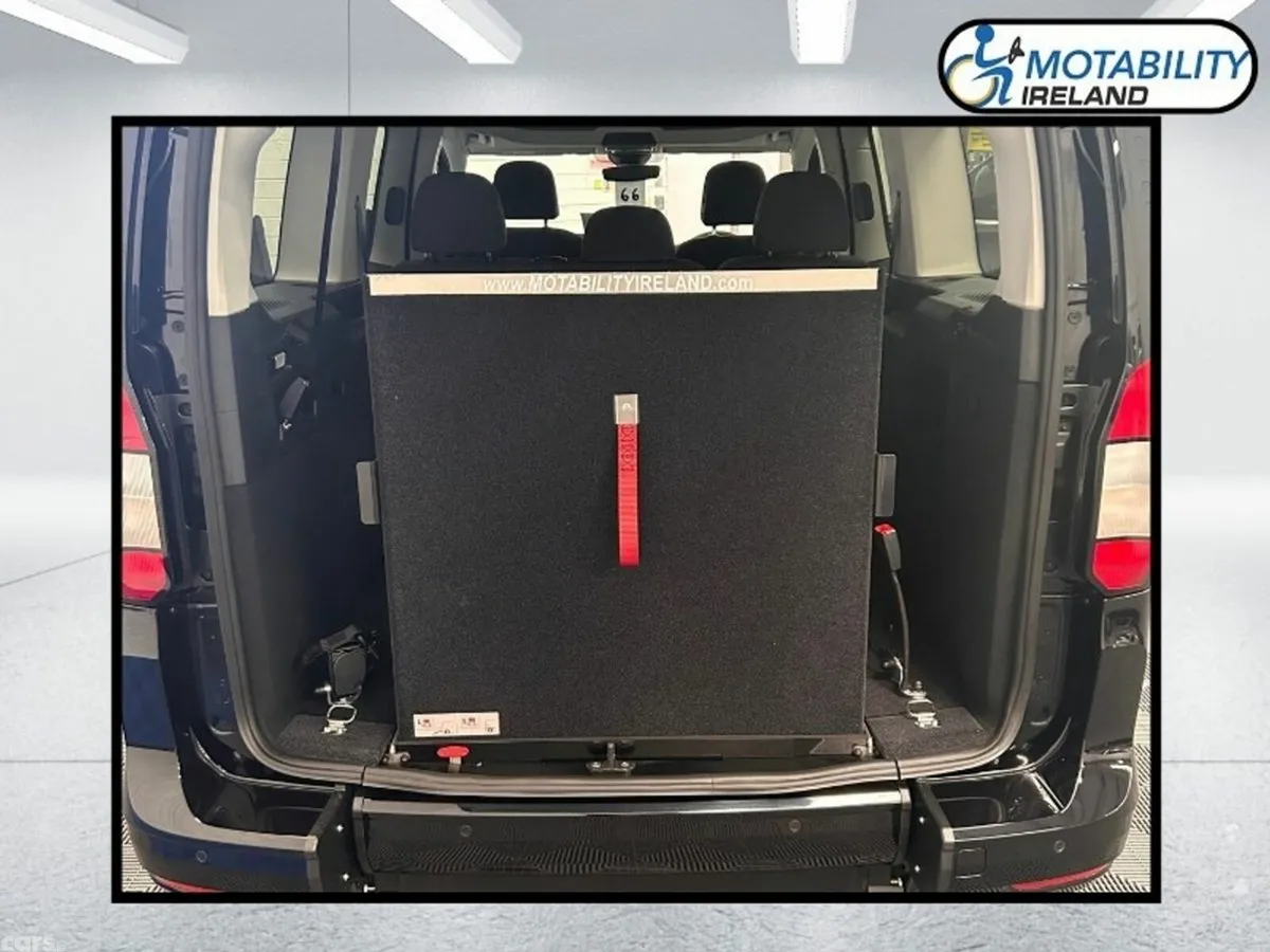 Ford Tourneo Connect MPV, Petrol Plug-in Hybrid, 2026, Grey