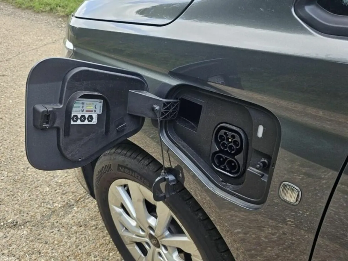 Ford Tourneo Connect MPV, Petrol Plug-in Hybrid, 2026, Grey