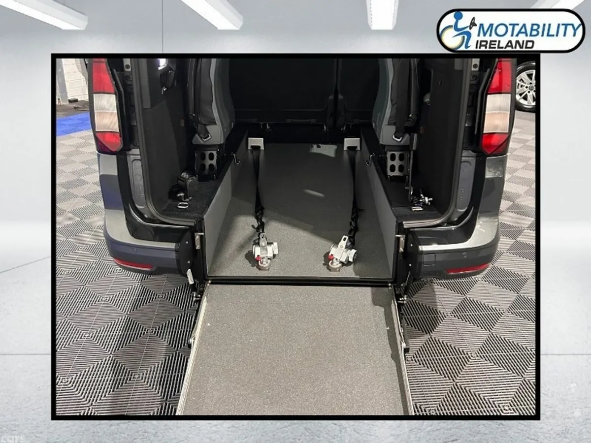 Ford Tourneo Connect MPV, Petrol Plug-in Hybrid, 2026, Grey