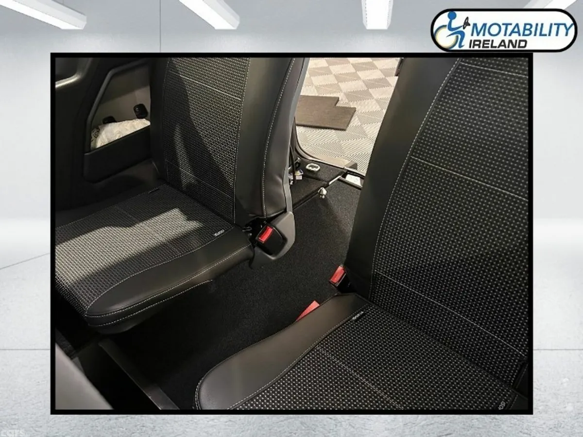 Ford Tourneo Connect MPV, Petrol Plug-in Hybrid, 2026, Grey