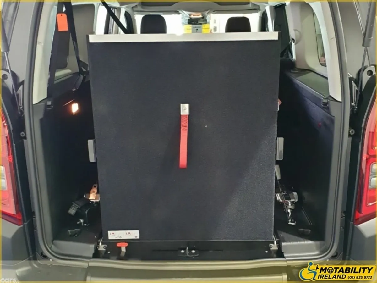 Citroen Berlingo Multispace MPV, Diesel, 2026, Black