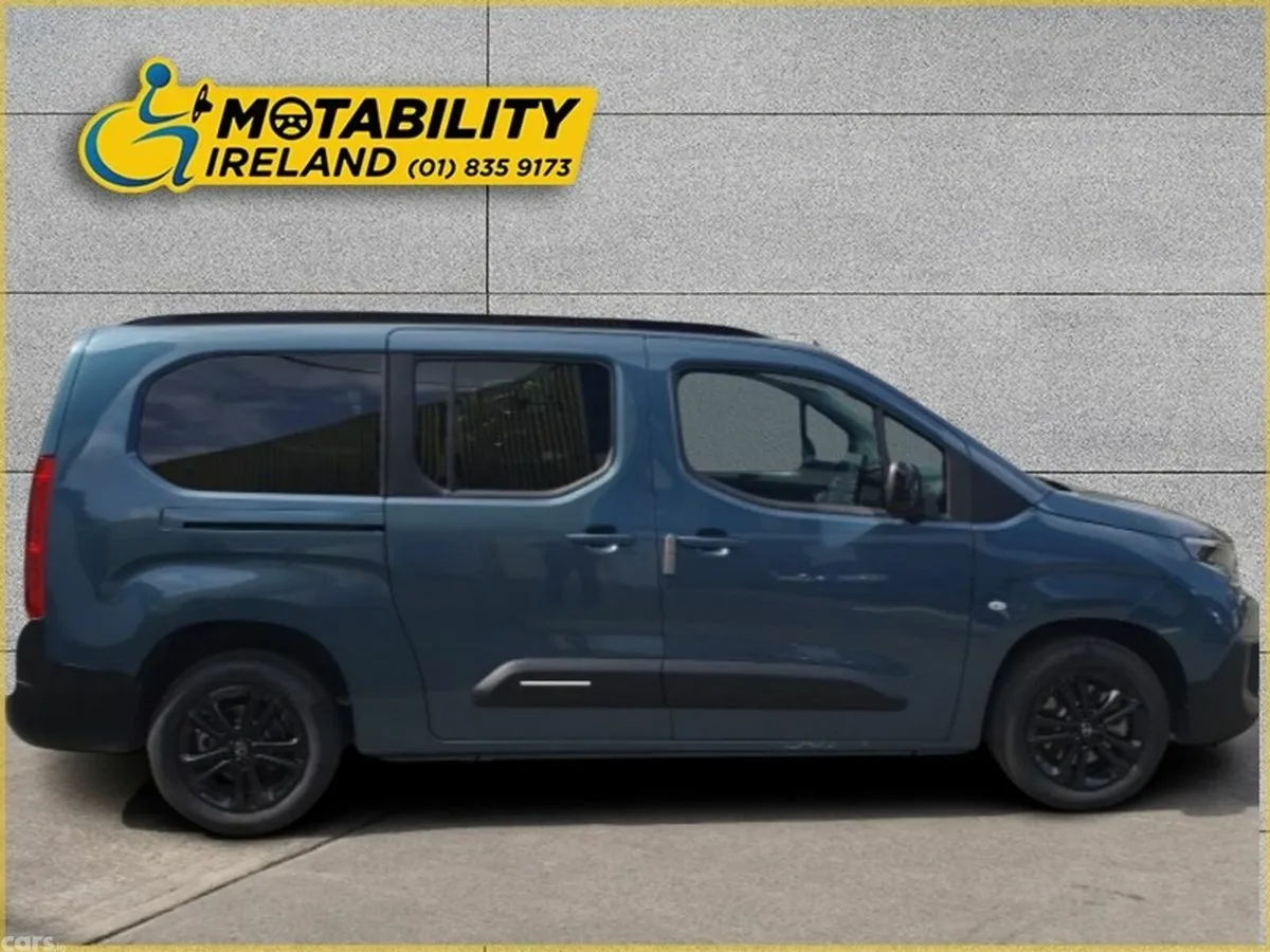 Citroen Berlingo Multispace MPV, Diesel, 2026, Antiqua Blue