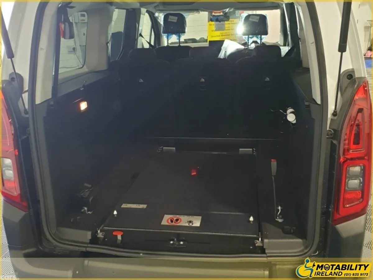 Citroen Berlingo Multispace MPV, Diesel, 2026, White