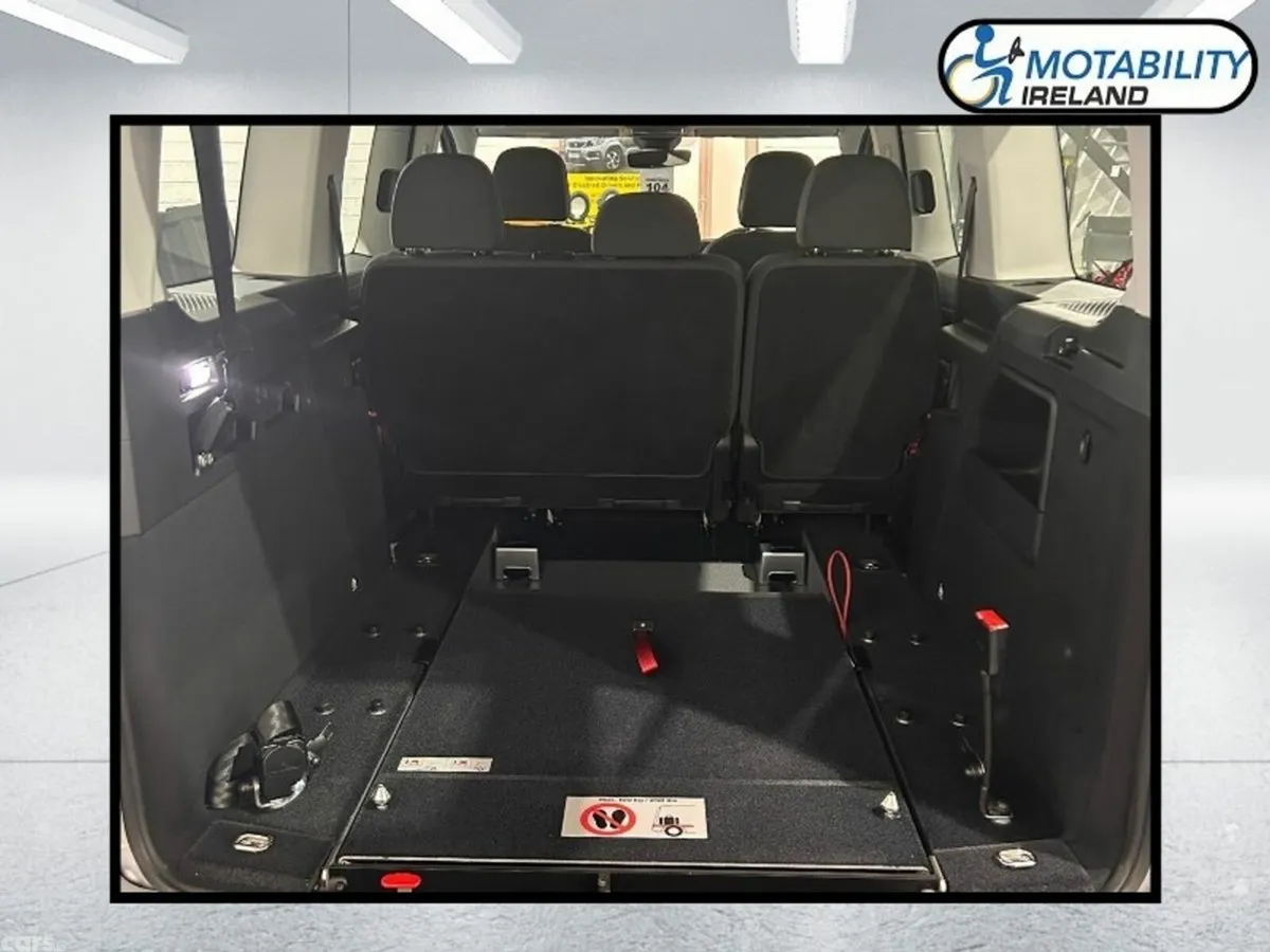 Citroen Berlingo Multispace MPV, Electric, 2026, Blue