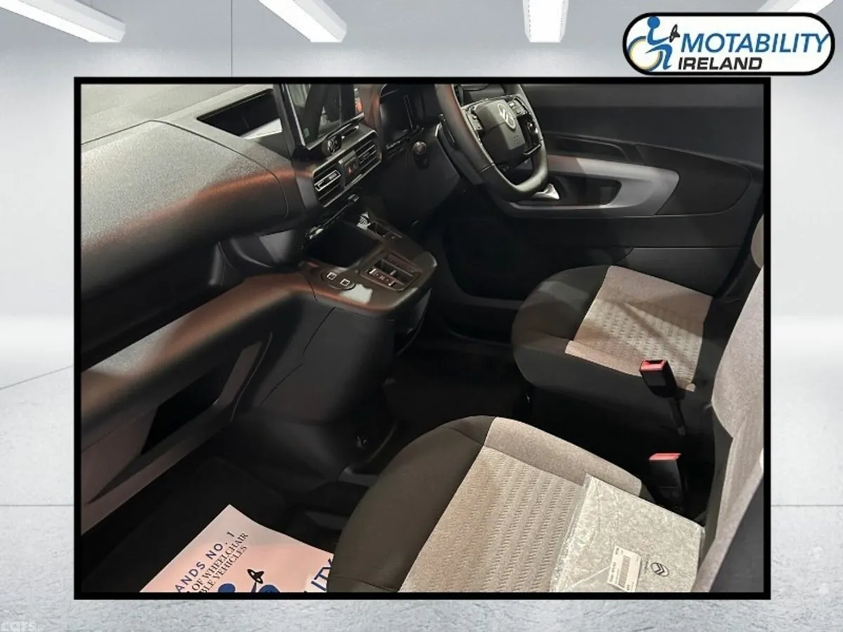 Citroen Berlingo Multispace MPV, Electric, 2026, Blue