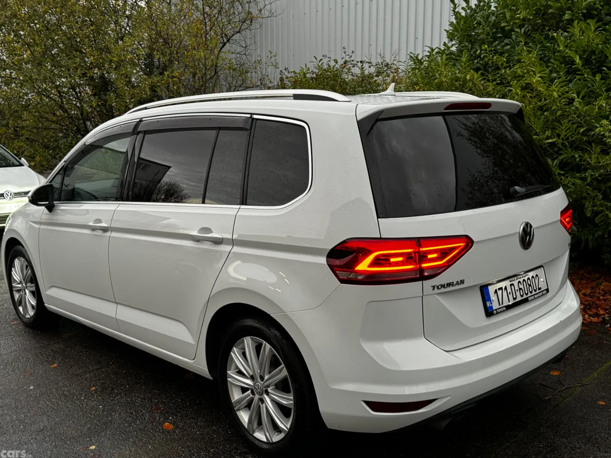 Volkswagen Touran MPV, Petrol, 2017, White