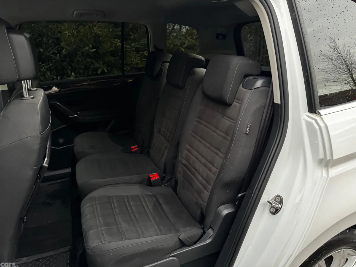 Volkswagen Touran MPV, Petrol, 2017, White