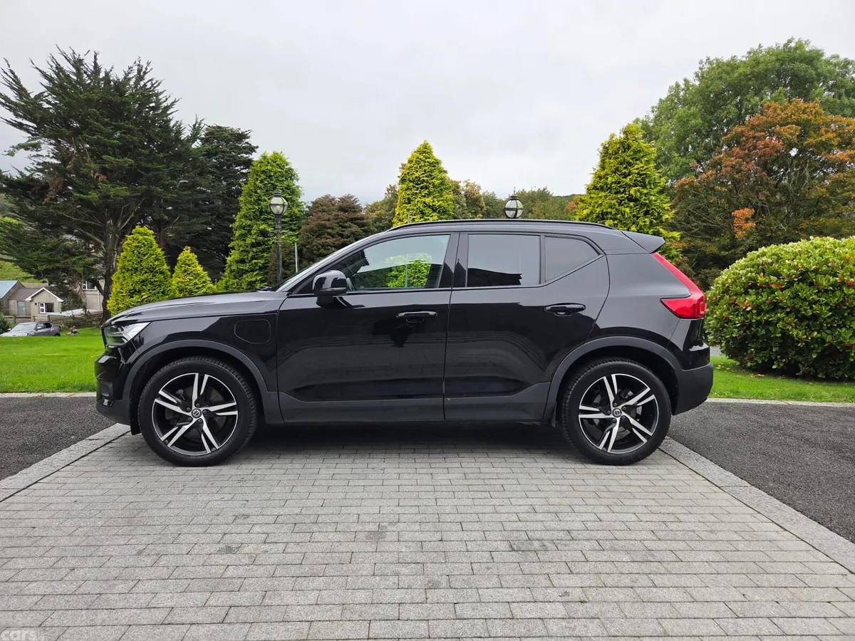Volvo XC40 SUV, Petrol Plug-in Hybrid, 2020, Black