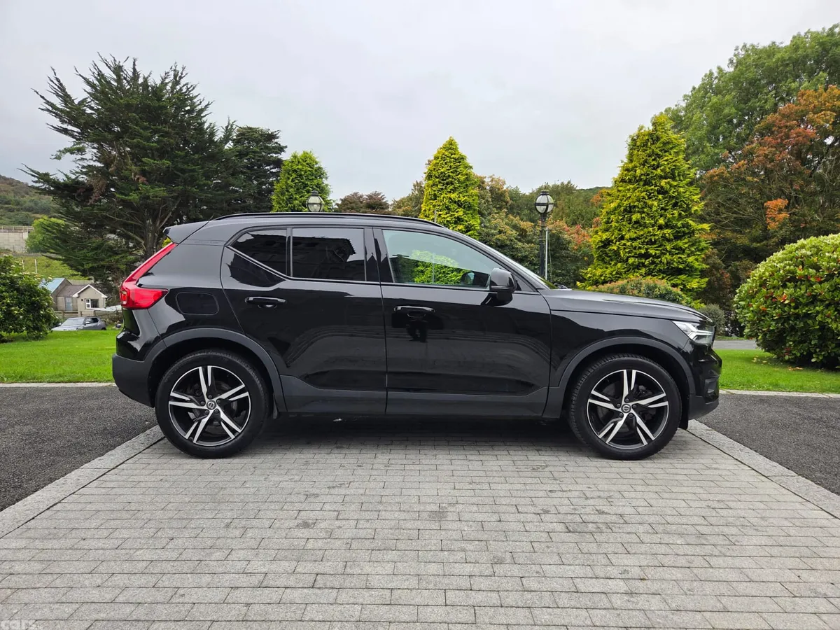Volvo XC40 SUV, Petrol Plug-in Hybrid, 2020, Black