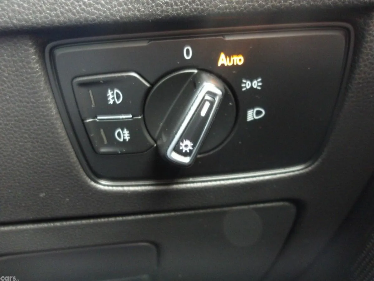 Volkswagen Passat Estate, Diesel, 2018, Grey