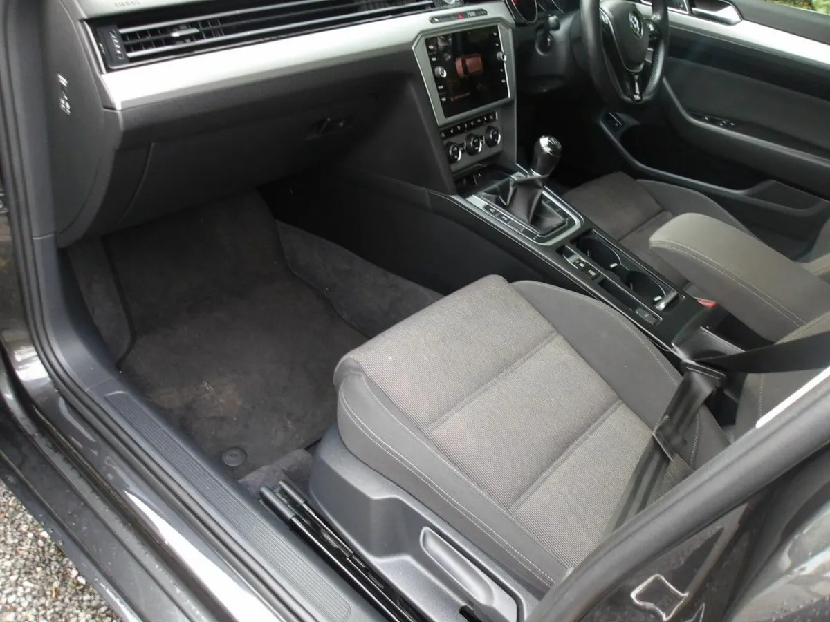Volkswagen Passat Estate, Diesel, 2018, Grey