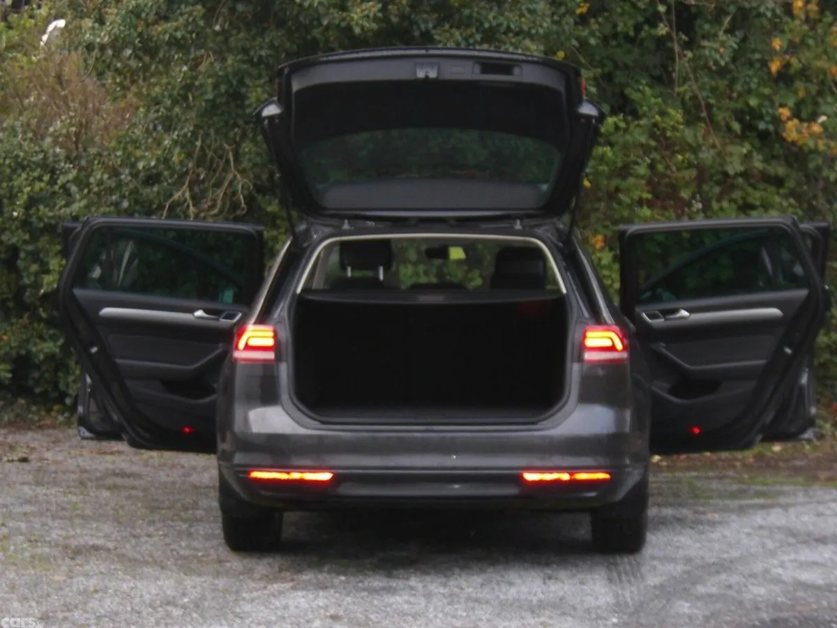 Volkswagen Passat Estate, Diesel, 2018, Grey