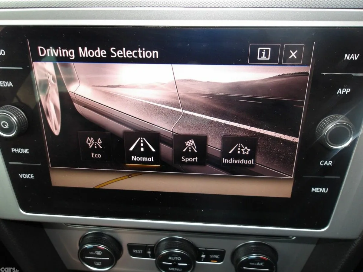 Volkswagen Passat Estate, Diesel, 2018, Grey
