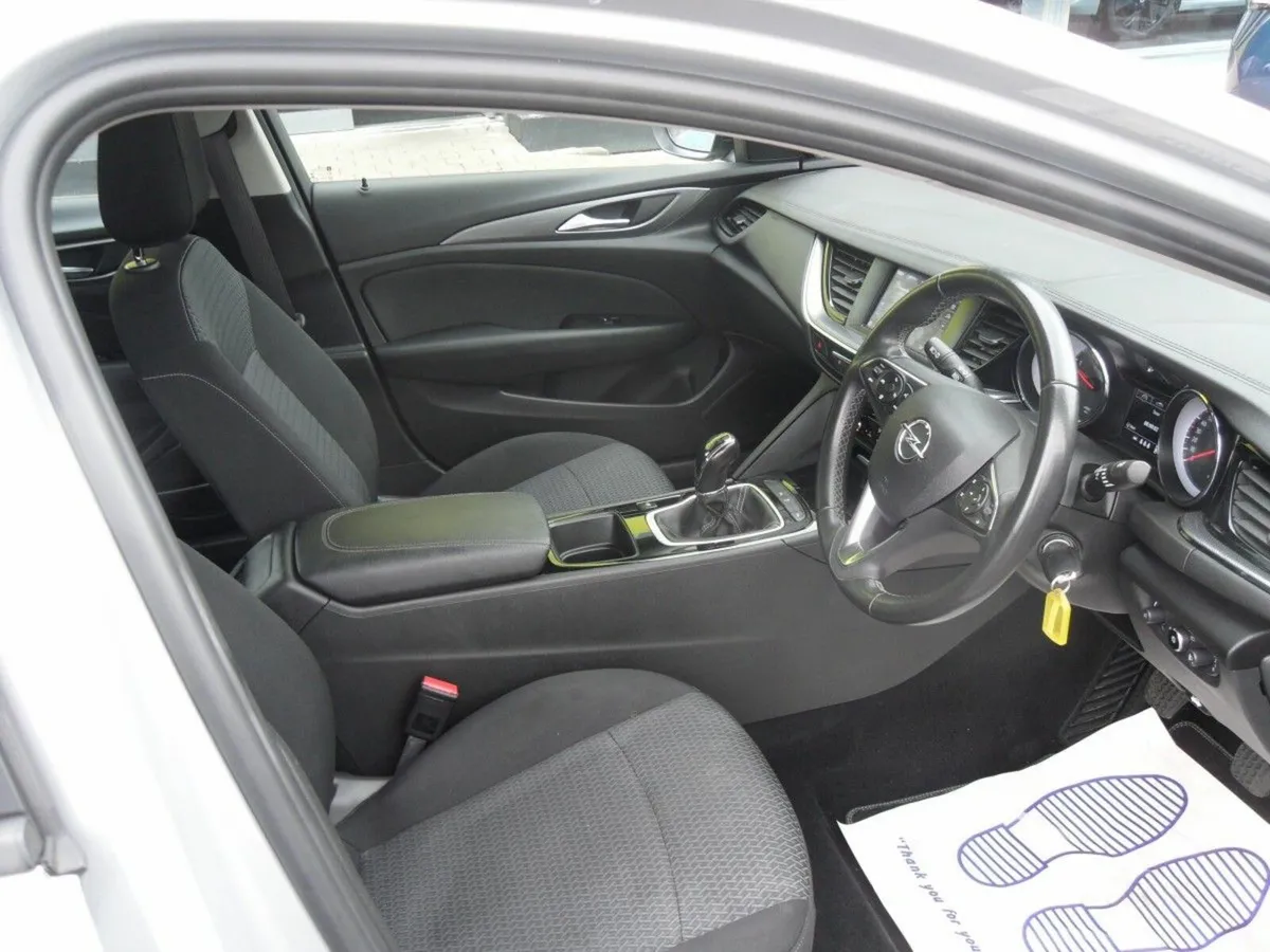 Opel Insignia Hatchback, Diesel, 2022, Grey