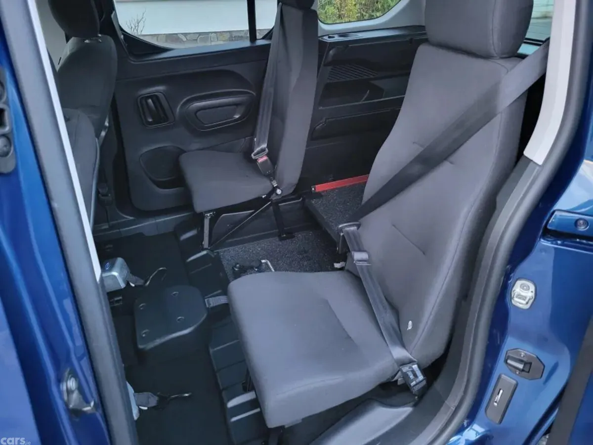 Citroen Berlingo MPV, Diesel, 2024, Blue