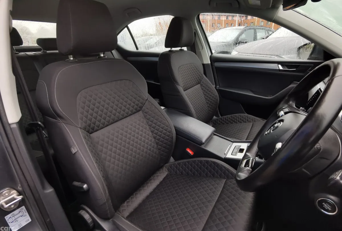 Skoda Superb Saloon, Diesel, 2023, Grey