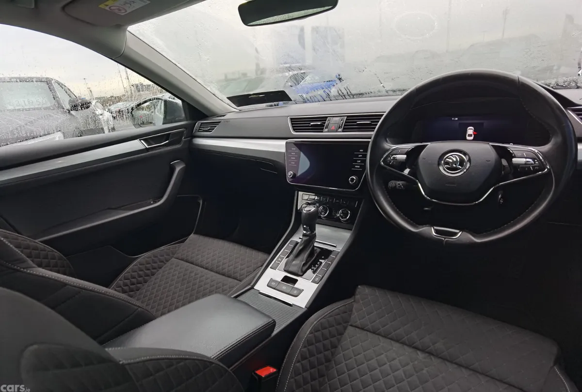 Skoda Superb Saloon, Diesel, 2023, Grey