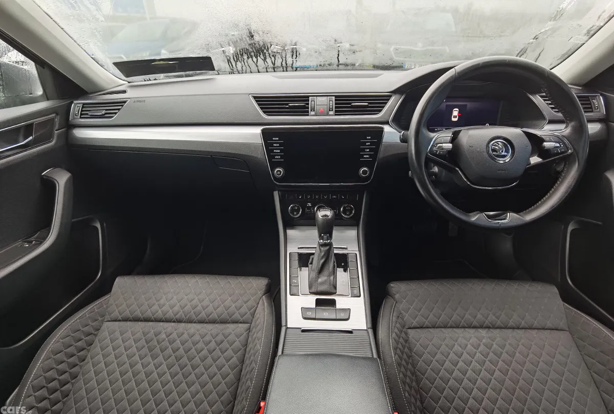 Skoda Superb Saloon, Diesel, 2023, Grey
