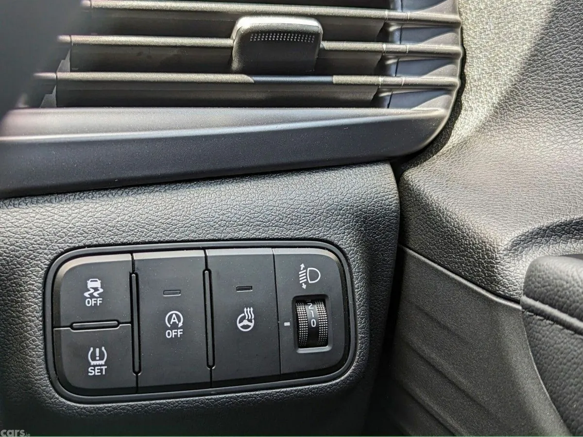 Hyundai Bayon SUV, Petrol, 2027, Red