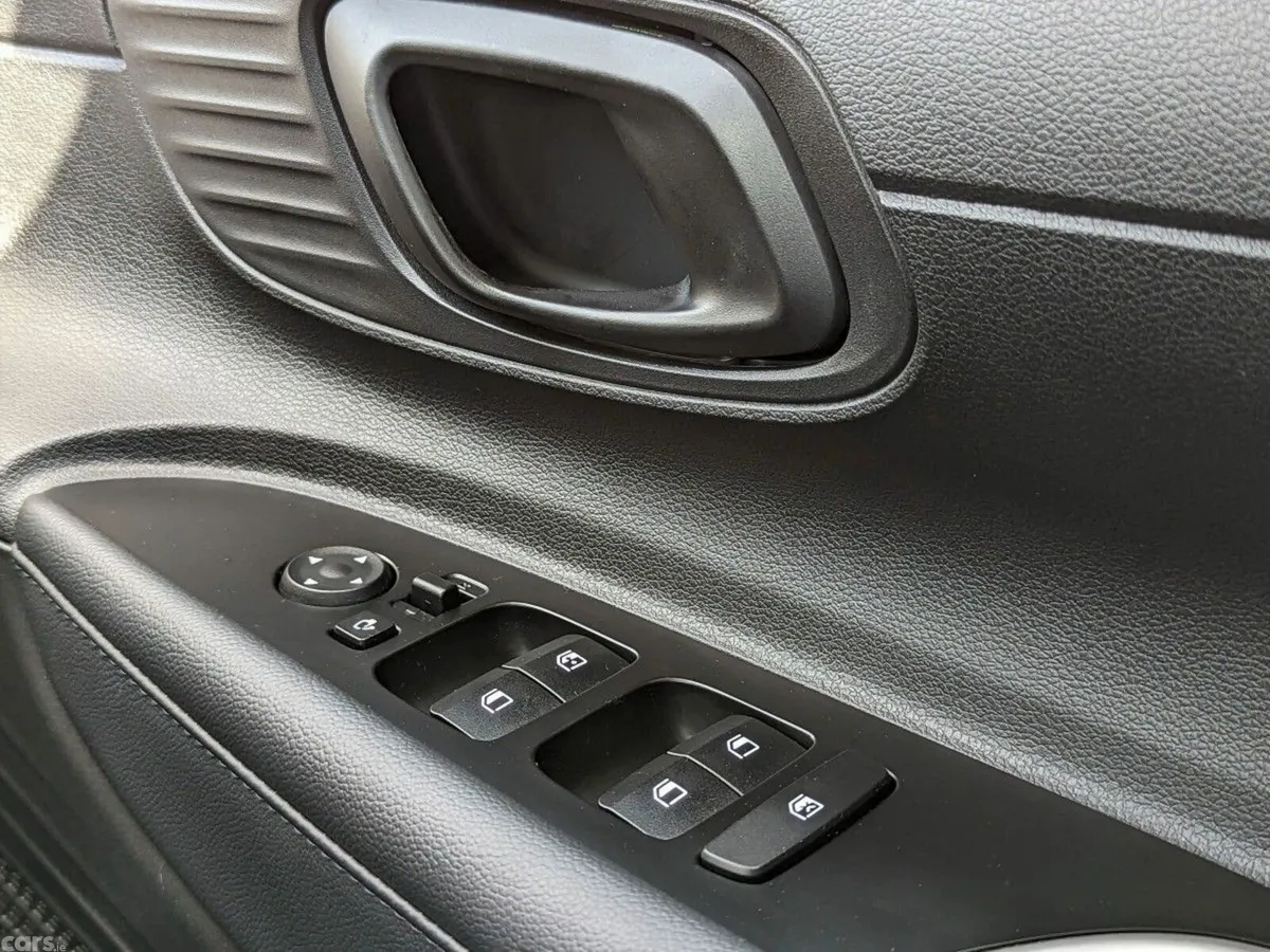 Hyundai Bayon SUV, Petrol, 2027, Red