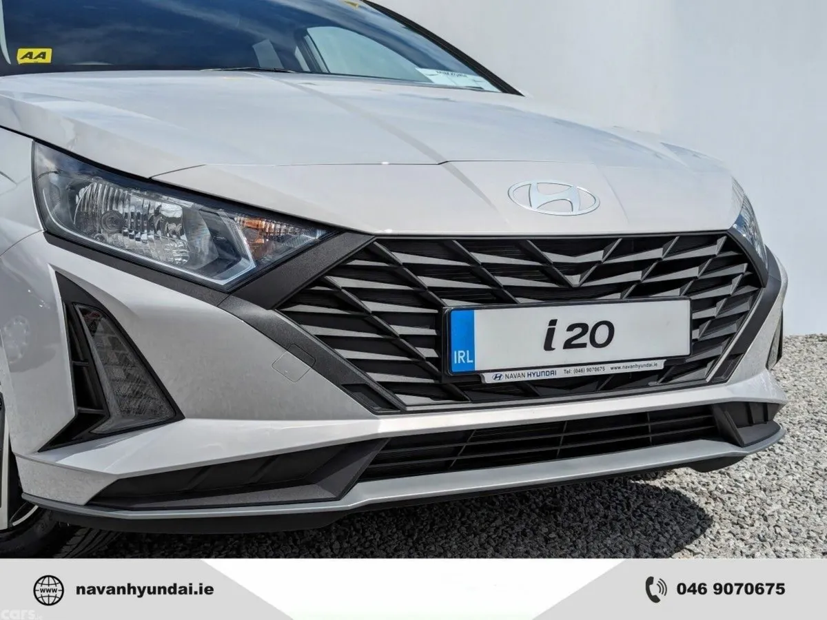Hyundai i20 Hatchback, Petrol, 2027, Grey