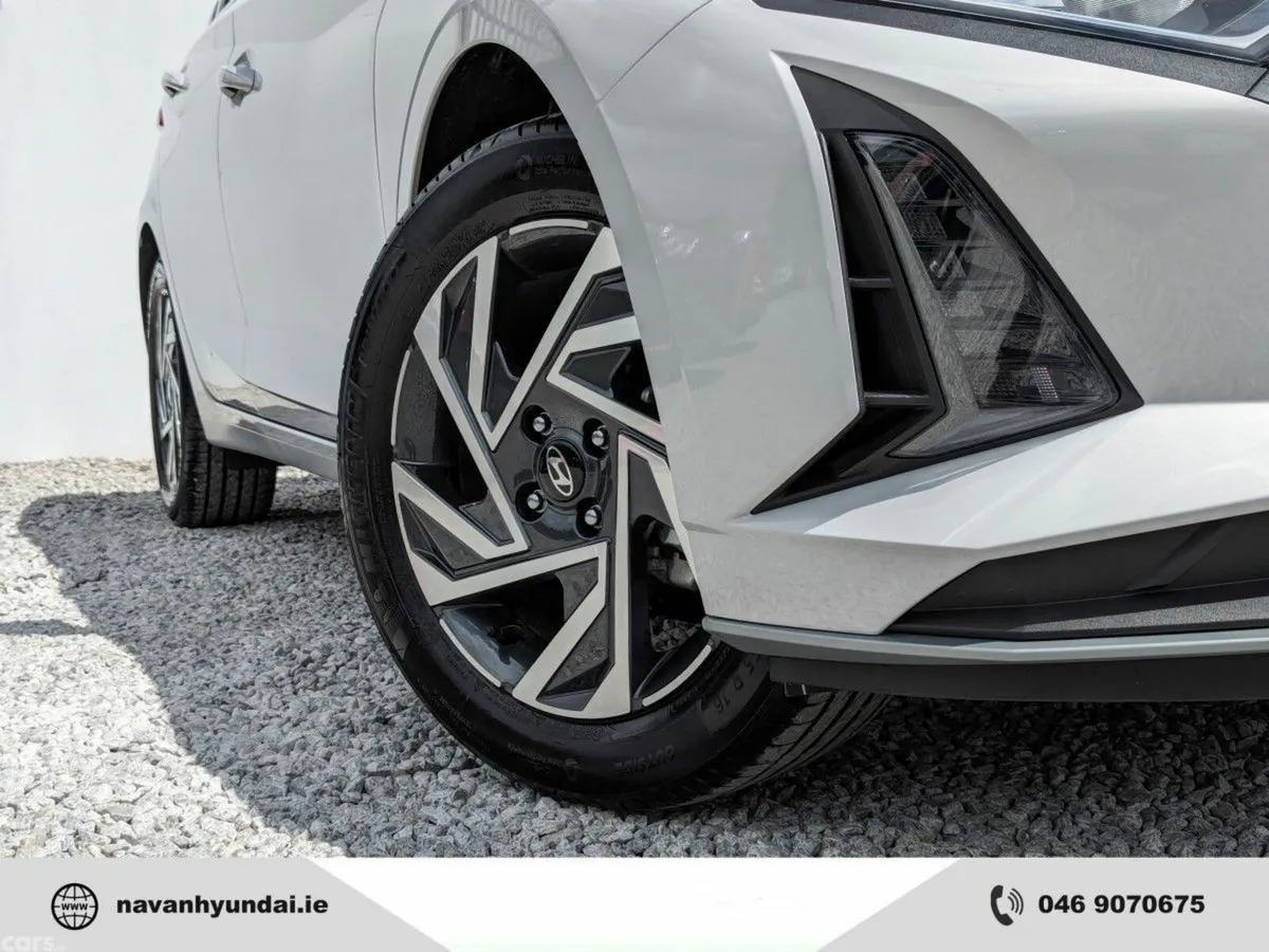 Hyundai i20 Hatchback, Petrol, 2027, Grey