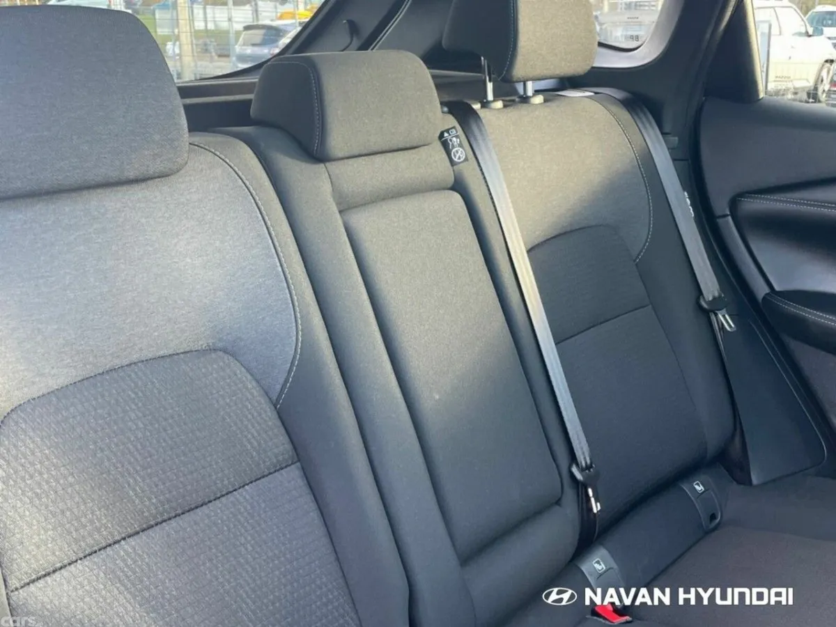 Nissan Qashqai MPV, Petrol Hybrid, 2023, Red