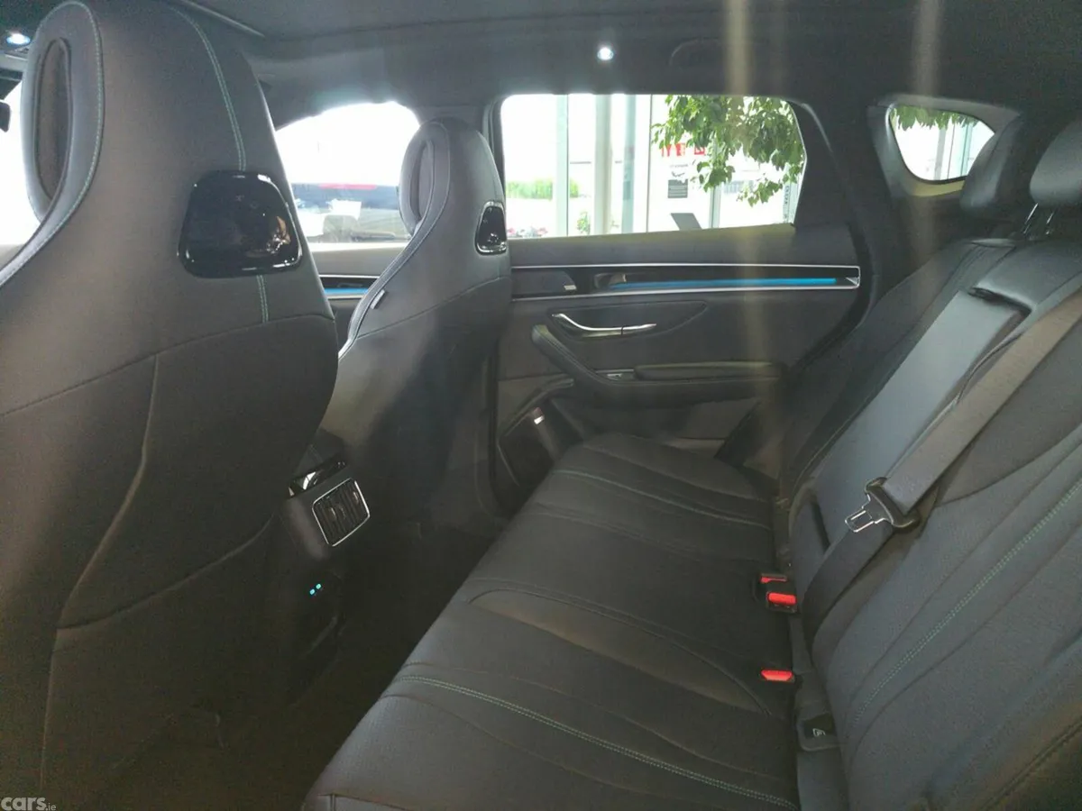 BYD SEAL U SUV, Petrol Plug-in Hybrid, 2027, White