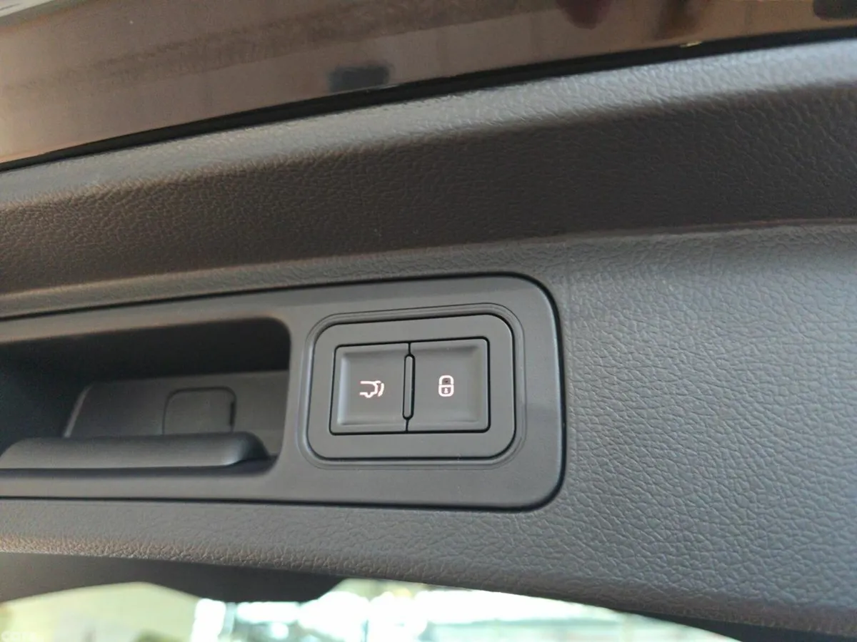 BYD SEAL U SUV, Petrol Plug-in Hybrid, 2027, Black