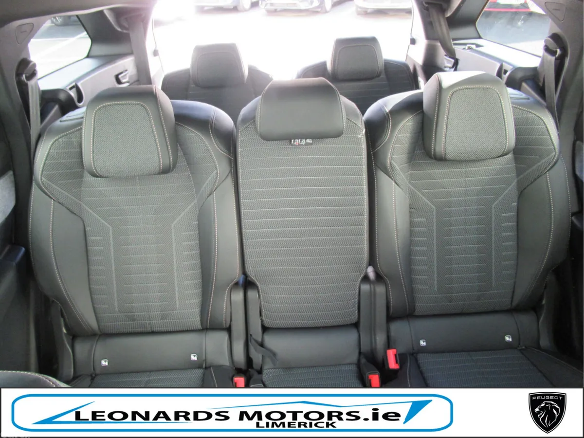 Peugeot 5008 SUV, Electric, 2026, Blue