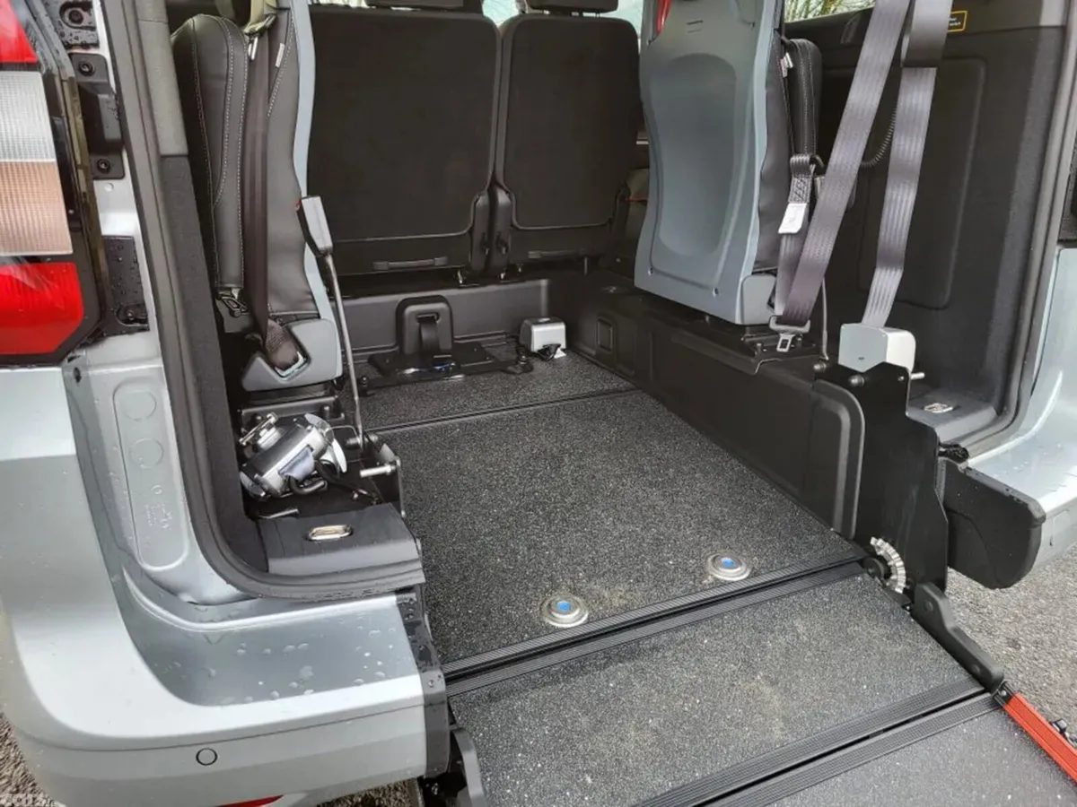 Ford Tourneo Connect MPV, Diesel, 2026, Silver