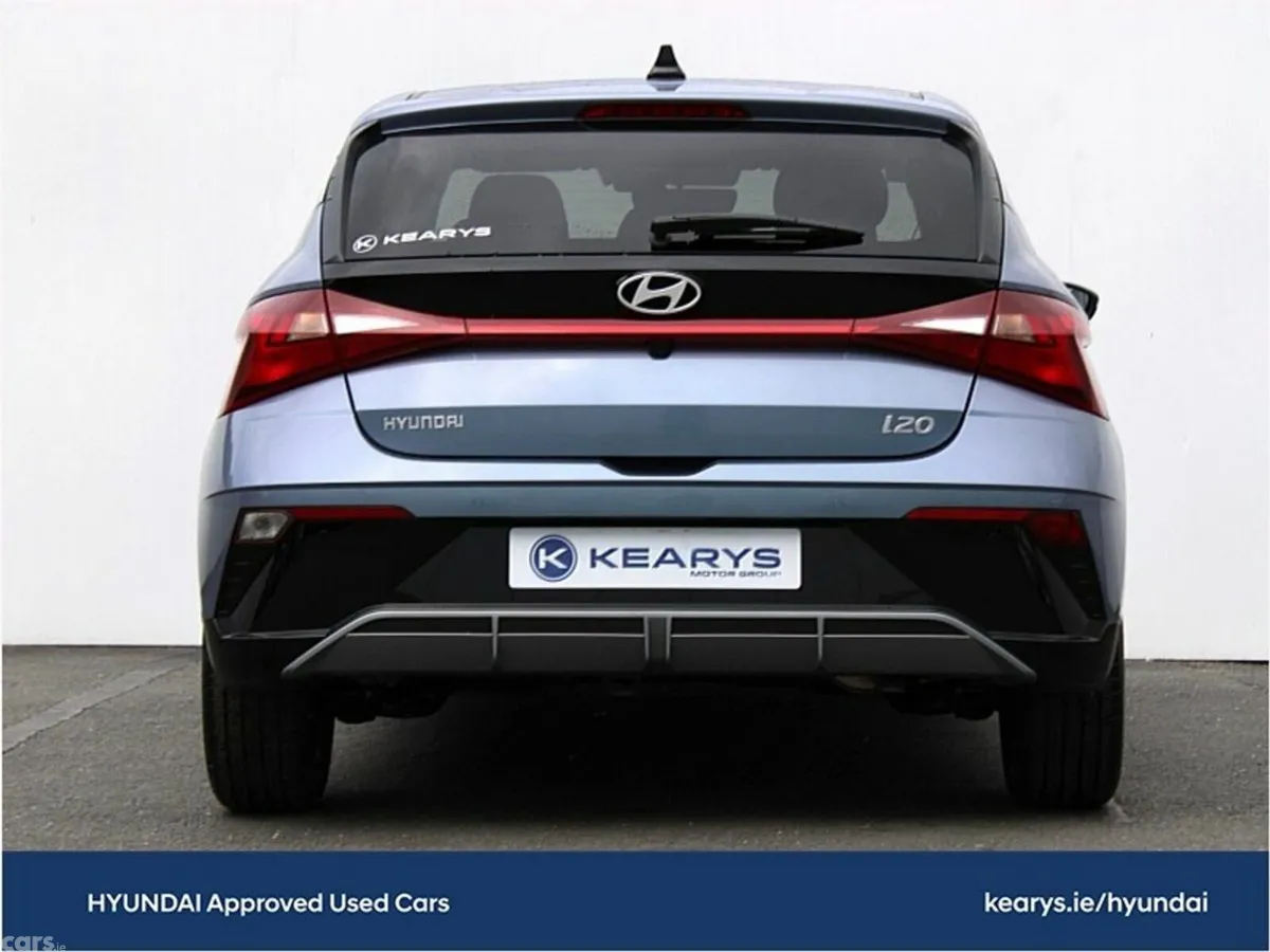 Hyundai i20 Hatchback, Petrol, 2027, Blue