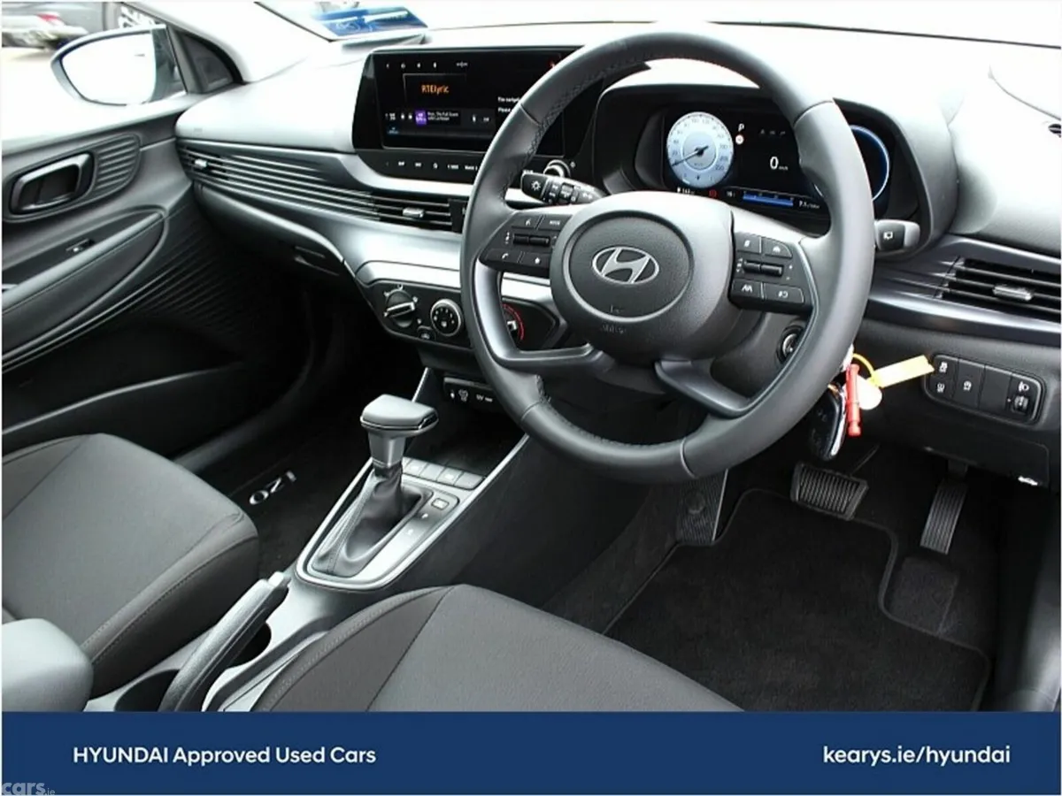 Hyundai i20 Hatchback, Petrol, 2027, Blue
