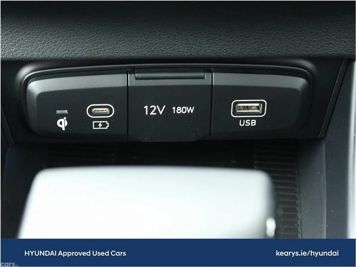 Hyundai i20 Hatchback, Petrol, 2027, Blue