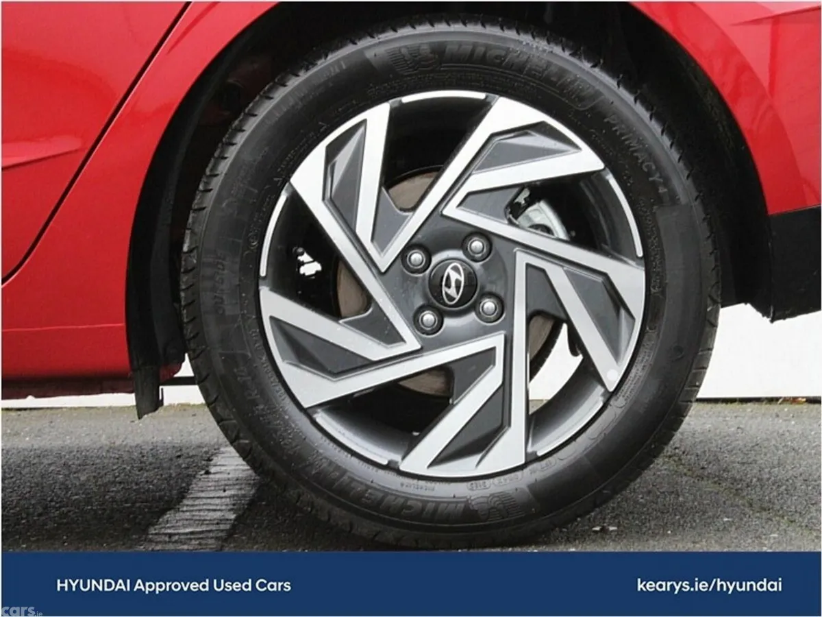 Hyundai i20 Hatchback, Petrol, 2027, Red