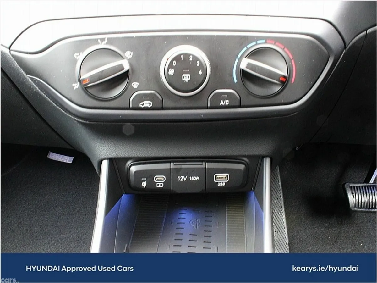 Hyundai i20 Hatchback, Petrol, 2027, Red