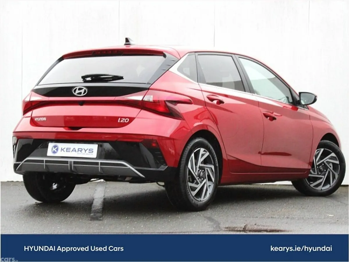 Hyundai i20 Hatchback, Petrol, 2027, Red
