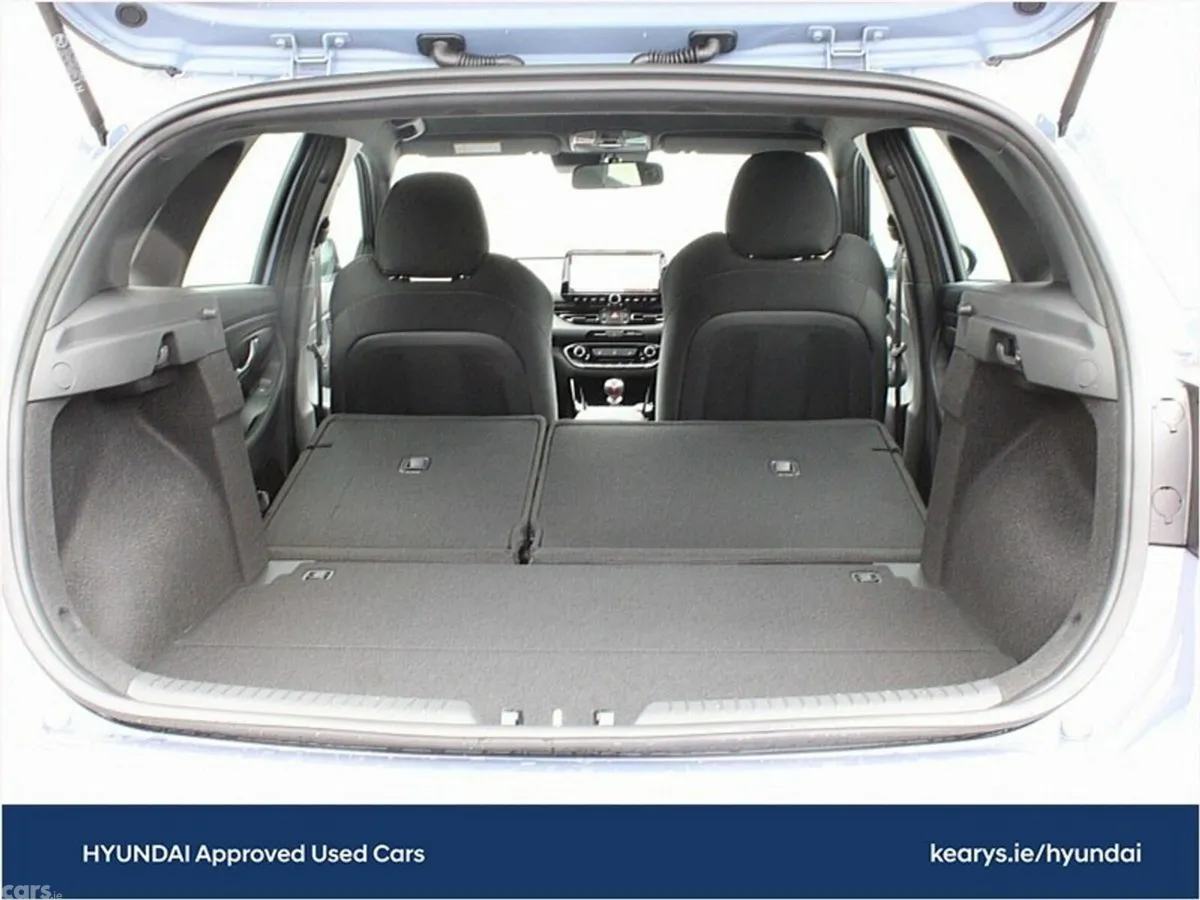 Hyundai i30 Hatchback, Petrol, 2027, Blue