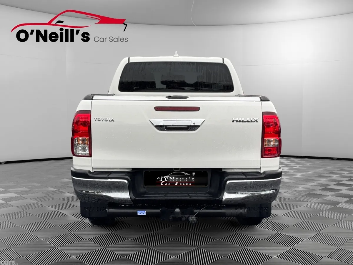 Toyota Hilux Pick Up, Diesel, 2023, White