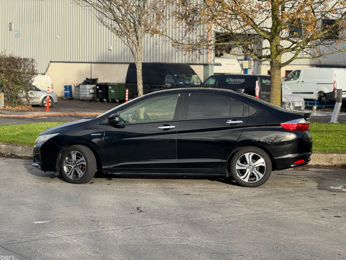 Honda Grace Saloon, Petrol Hybrid, 2016, Black