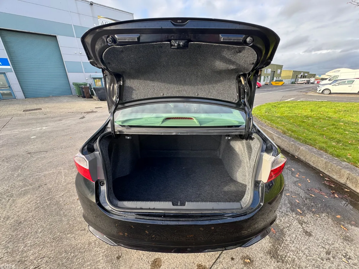 Honda Grace Saloon, Petrol Hybrid, 2016, Black