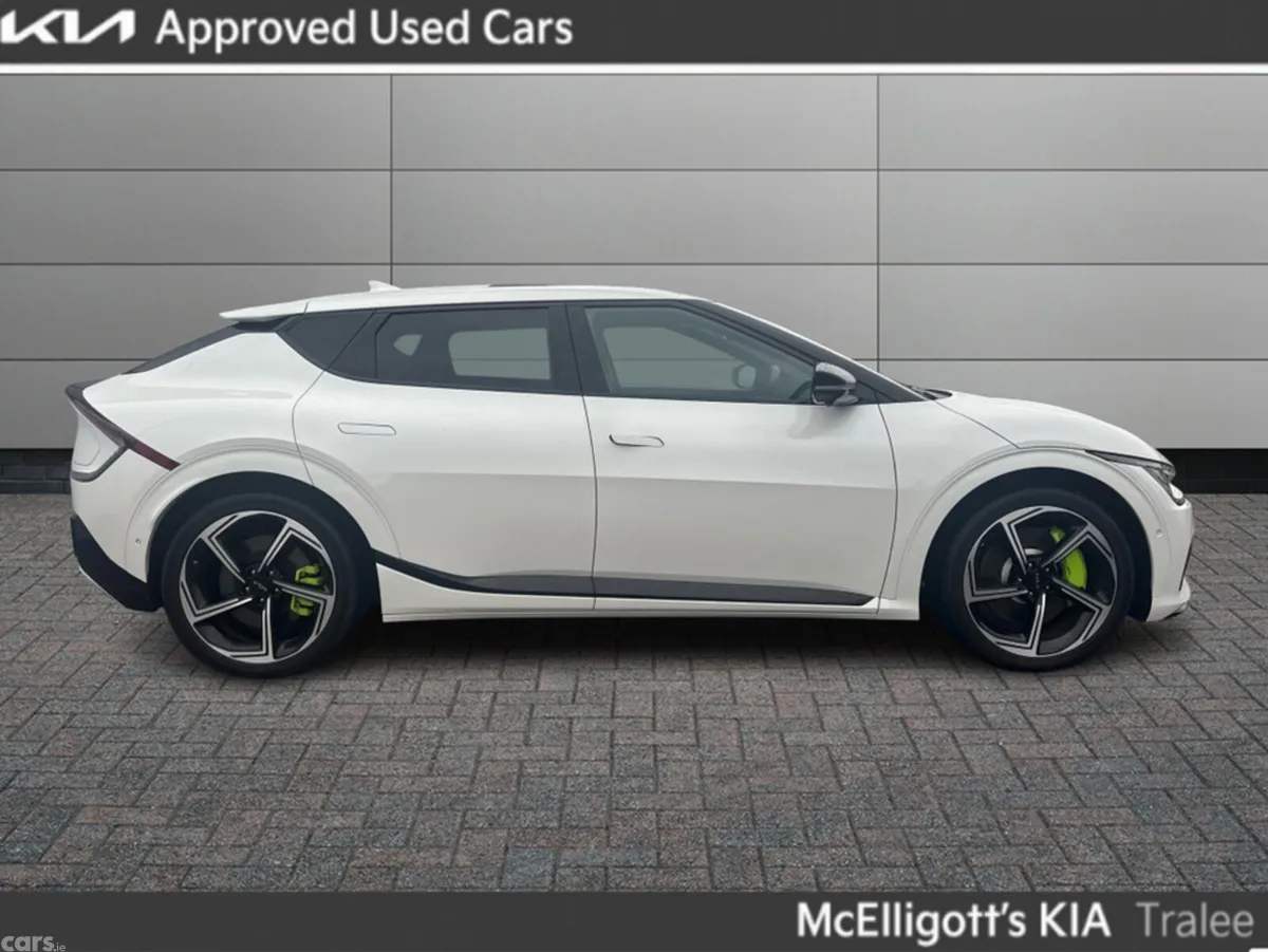Kia EV6 SUV, Electric, 2024, White