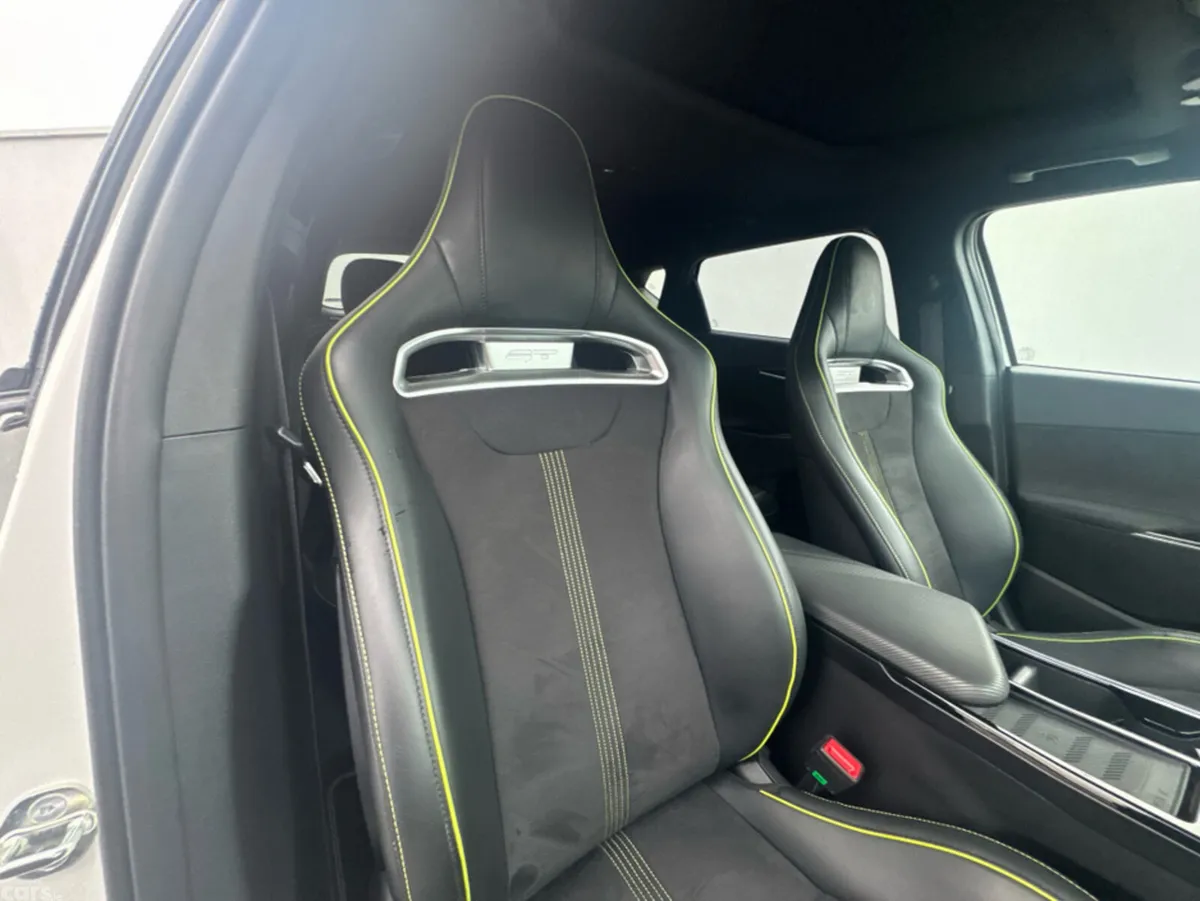 Kia EV6 SUV, Electric, 2024, White